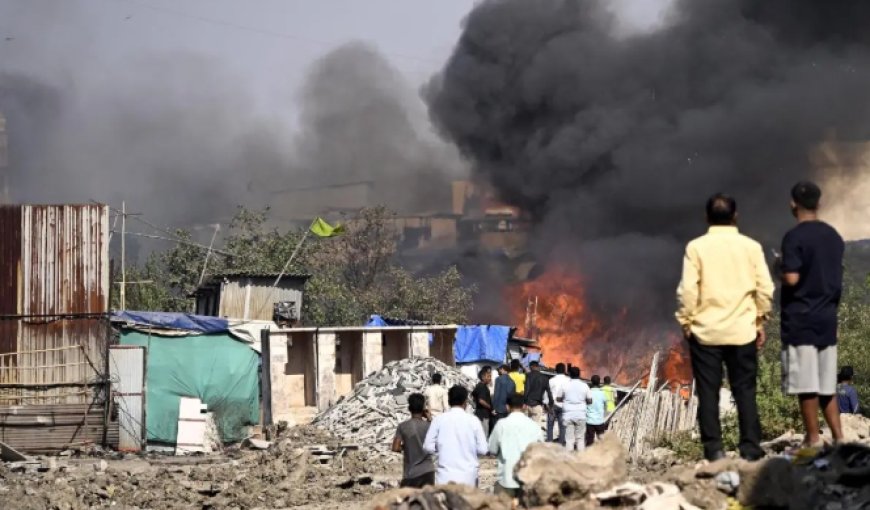 Breaking News: Fire Breaks Out in Gyaneshwar Nagar, Bandra East