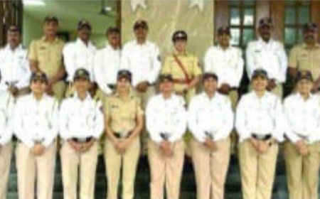 Traffic Awareness Drive for Students by Mumbai Police’s Ranragini Unit