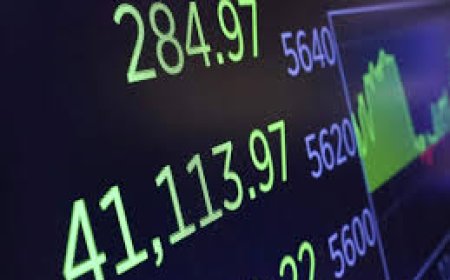 Market Jitters: U.S. Stocks Slide Amid Tech Valuation Fears and Ongoing Shutdown